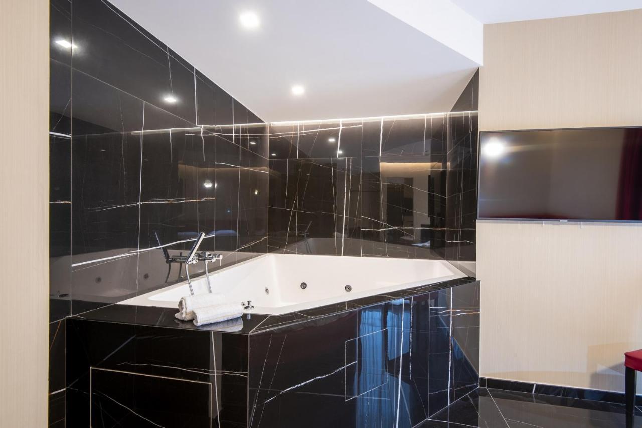 Hotel Xbusiness Нола Экстерьер фото